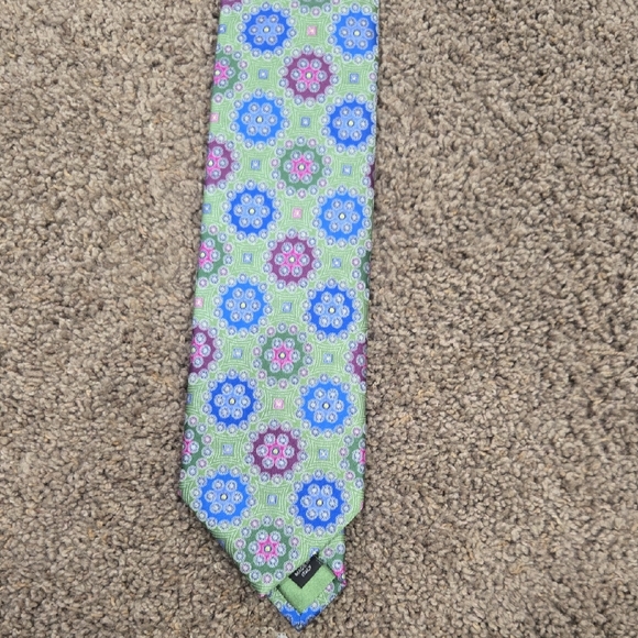 Stylish Green and Blue Patterned Tie